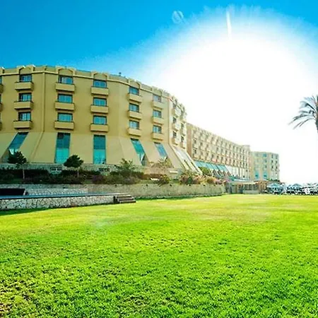 Mercure Cyprus Casino & Wellness 5*