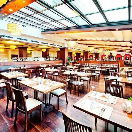 Hotel Mercure Cyprus Casino & Wellness 5*