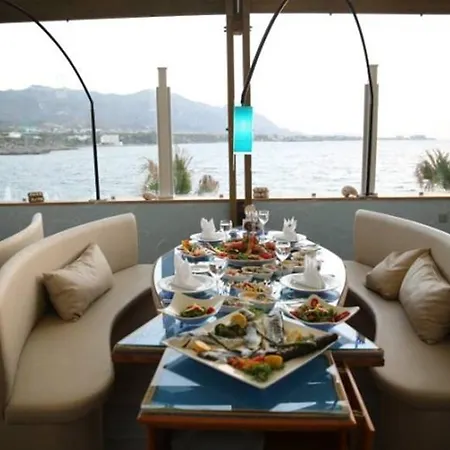 Hotel Mercure Cyprus Casino & Wellness 5*