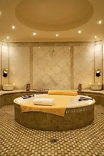 Mercure Cyprus Casino & Wellness 5*