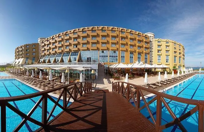 Mercure Cyprus Casino & Wellness ホテル