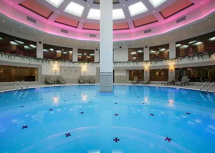 Mercure Cyprus Casino & Wellness ホテル 5*