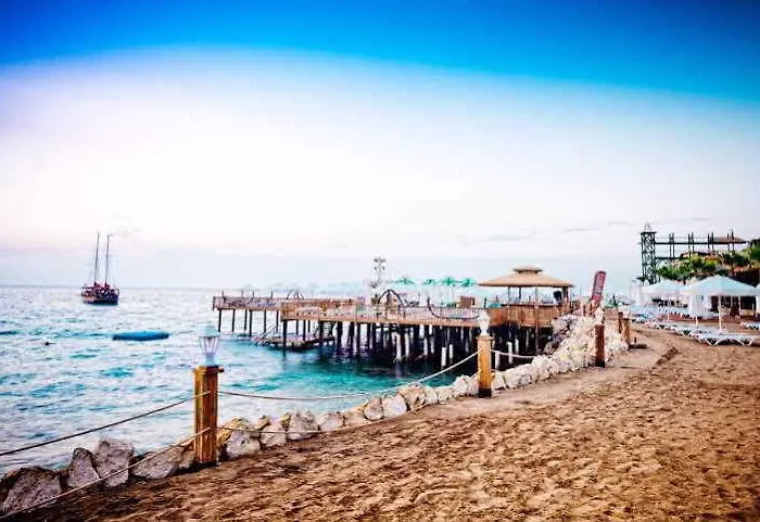 ホテル Mercure Cyprus Casino & Wellness Ayios Epiktitos