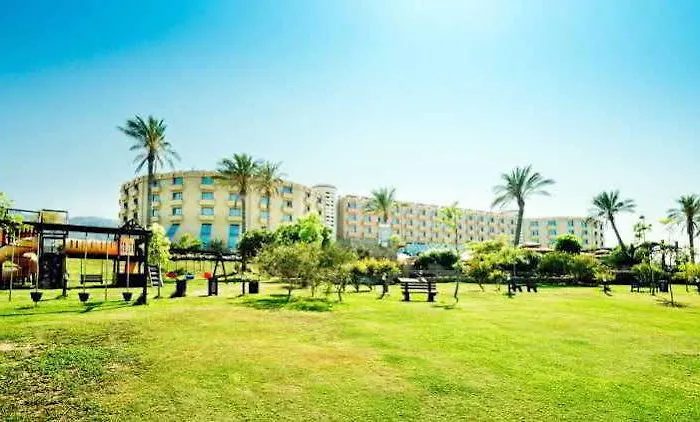 Mercure Cyprus Casino & Wellness 5*