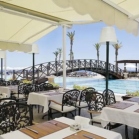 Hotel Mercure Cyprus Casino & Wellness 5*